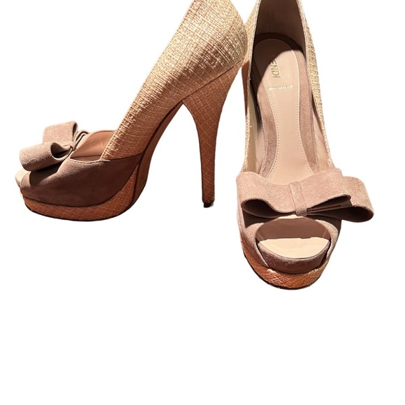 Authentic Fendi Spuntata Camoscio raffia and nude suede peep toe ultra high heel - Picture 1 of 5